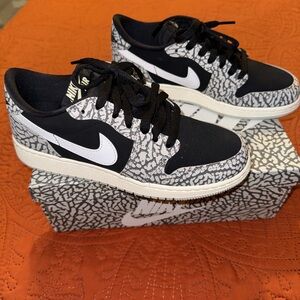 Jordan 1 Retro - 6Y=7.5 in Women